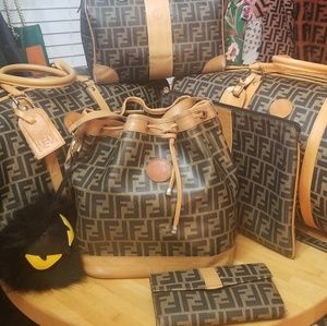 Meet your Posher, Joy